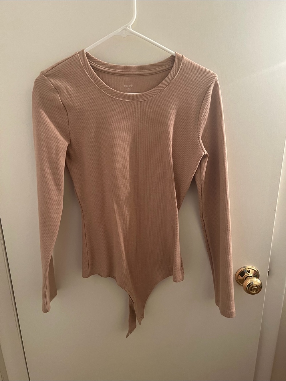 nuuds Ribbed Long-Sleeve Bodysuit in Mauve Taupe